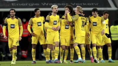 Dortmund drops more points in Bundesliga, Bayern now eight clear