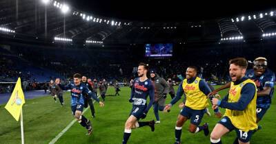 Soccer-Last-gasp Ruiz strike sends Napoli top of Serie A