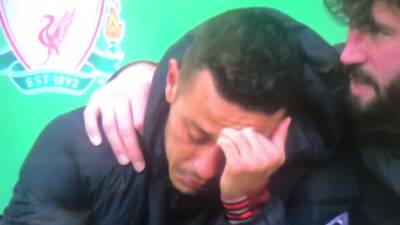 La desgarradora imagen de Thiago, roto entre lágrimas
