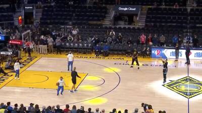 El espectáculo de ver calentar a Curry con 'bomba' incluida - en.as.com - Madrid