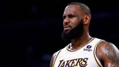 Luka Doncic - Charlotte Hornets - NBA: LeBron James says Los Angeles Lakers season is 'definitely different' - bbc.com - New York - San Francisco - Los Angeles -  Los Angeles -  Detroit - county Dallas - county Maverick -  New Orleans - state Golden