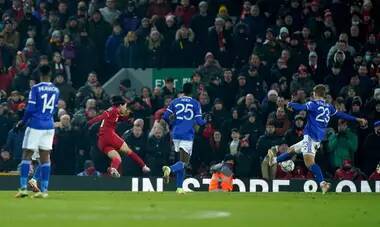 Liverpool Players Encourage Crowd To Cheer Takumi Minamino In Truly Heartwarming Scenes - sportbible.com - Japan