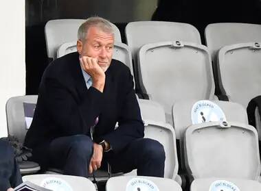 Marina Granovskaia - Petr Cech - Read More - Gary Neville Launches Scathing Attack On 'Cowardly' Roman Abramovich After Giving Chelsea Stewardship To Trustees - sportbible.com - Ukraine