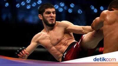 Charles Oliveira - Alexander Volkanovski - Islam Makhachev - Islam Makhachev Masuk Daftar Elit Petarung UFC - sport.detik.com -  Las Vegas