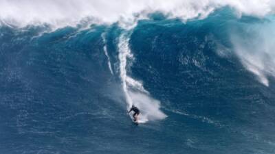 El gran viernes: olas gigantes en Nazaré, Hawái y España - en.as.com - Portugal