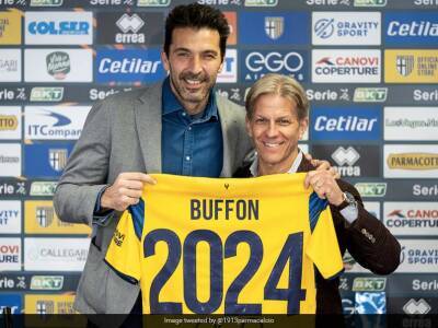 Gianluigi Buffon - Italy Great Gianluigi Buffon Extends Parma Deal Until 2024 - sports.ndtv.com - Italy -  Parma