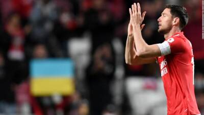 Roman Yaremchuk: Ukraine and Benfica star tears up after receiving standing ovation - edition.cnn.com - Russia - Manchester - Ukraine - Portugal