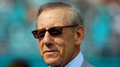 Brian Flores - Stephen Ross - Stephen Ross promises to cooperate with league, defend 'integrity' of Miami Dolphins, himself - espn.com - New York -  Manhattan