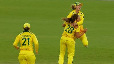 Women's Ashes live: Australia one wicket away from retaining trophy with win in first ODI - abc.net.au - Australia