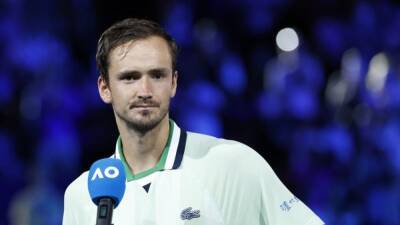 Medvedev and Sinner withdraw from Rotterdam, Murray given wildcard