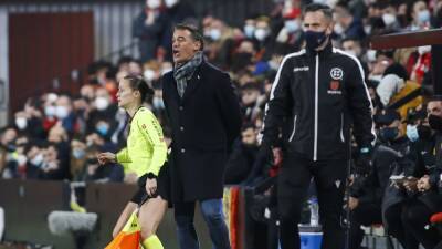 Luis García - Luis García: "¿Por qué no tienen el valor de añadir 15 minutos?" - en.as.com