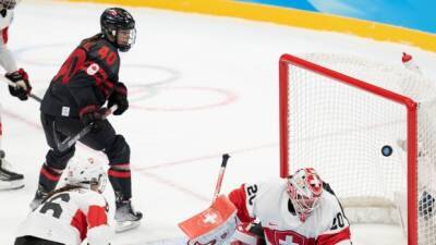 Sarah Fillier - Natalie Spooner - Laura Stacey - Ann Renée Desbiens - Turnbull's five-point game drives Canada to rout of Swiss in Olympics opener - tsn.ca - Switzerland - Canada - Beijing -  Georgetown