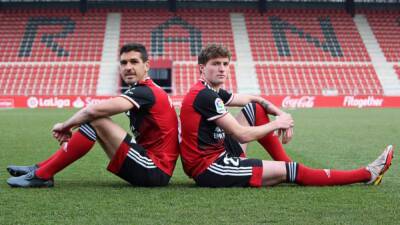 El Mirandés - mirandés | El Mirandés presenta a dos nuevos rojillos: Garrido y Agirre - en.as.com