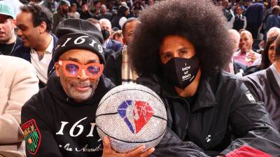 Colin Kaepernick - Colin Kaepernick heckled after attending Knicks game with Spike Lee - foxnews.com - San Francisco -  Seattle -  Memphis - county Garden - county Smith -  Baltimore - county York
