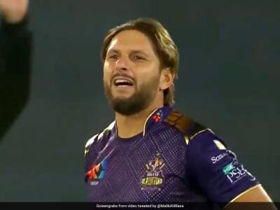 Paul Stirling - Shahid Afridi - Watch: Shahid Afridi Takes One Wicket, Gets Smashed For 67 Runs In Pakistan Super League - sports.ndtv.com - Pakistan -  Karachi -  Islamabad