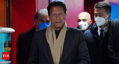 Pakistan bans hockey player, member of 1984 LA Olympics gold medal winning team, for criticising PM Imran Khan - timesofindia.indiatimes.com - Los Angeles - Pakistan