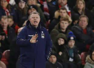 ‘All you can ask for’ – Mark Robins reveals Coventry City outlook on transfers - msn.com -  Coventry