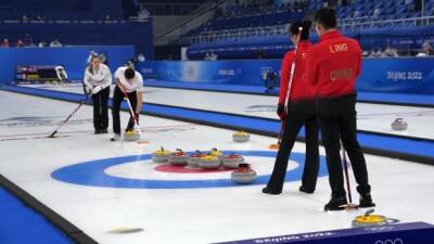 John Morris - Canada's Homan, Morris overcome China to win 3rd straight in mixed doubles curling - cbc.ca - Britain - Sweden - Switzerland - Italy - Canada - China - Beijing