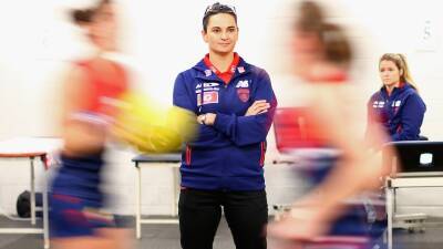 Women rarely coached high-level footy when Michelle Cowan forged her path, but that has changed with the AFLW - abc.net.au - Australia