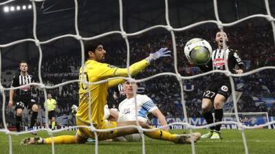 Milik hat-trick lifts Marseille to second in Ligue 1