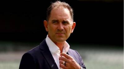 David Warner - Chris Silverwood - Justin Langer - Andrew Strauss - Steve Smith - Australian Cricket: Coach Justin Langer resigns as coach - bbc.com - Australia - South Africa