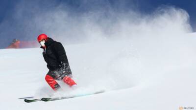 Alpine skiing-Odermatt blasts organisers after training cancelled