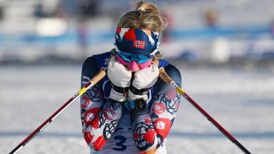 Therese Johaug - Winter Olympics 2022 - Norway's Therese Johaug storms to first gold in women's 15km skiathlon - eurosport.com - Russia - Norway - Beijing - Austria - Czech Republic -  Sochi