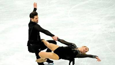 Winter Games - Figureskating-Couple put rivalry aside to celebrate Hubbell's win - channelnewsasia.com - Spain - Usa - Beijing