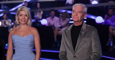 Phillip Schofield - Holly Willoughby - Stacey Solomon - Stephen Mulhern - Josie Gibson - ITV Dancing On Ice confirm Phillip Schofield's replacement to host show this weekend alongside Holly Willoughby - manchestereveningnews.co.uk - parish Vernon