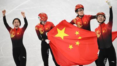 Winter Olympics - China win first gold in inaugural short track speed skating mixed team relay at Beijing 2022 - eurosport.com - Russia - Netherlands - Italy - Usa - Canada - China - Beijing - Hungary - Kazakhstan