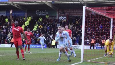 David Moyes - Ed Osmond - Jarrod Bowen - Last-gasp West Ham goals crush Kidderminster's FA Cup dream - channelnewsasia.com - Britain