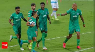 Sunil Chhetri - ISL: Stellar second-half show helps Bengaluru rally past Jamshedpur - timesofindia.indiatimes.com - India -  Hyderabad -  Lima