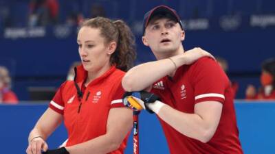Bruce Mouat - Jen Dodds - Winter Olympics: Team GB mixed doubles curlers edge closer to semi-finals with China win - bbc.com - Britain - Scotland - Norway - China
