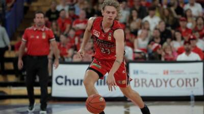 Wildcats surge to NBL top, down Phoenix