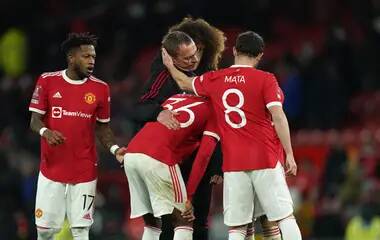 Declan Rice - Red Devils - Man United Preparing To 'Narrow List Of Midfield Summer Targets' To 15, Three Players Have Already Been Revealed - sportbible.com - Portugal