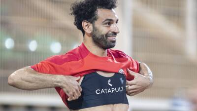 Mohamed Salah - Carlos Queiroz - Mohamed Salah all smiles as Egypt train for Afcon final vs Senegal - in pictures - thenationalnews.com - Egypt - Cameroon - Senegal -  Yaounde - Morocco - Ivory Coast - Guinea-Bissau