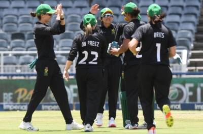 West Indies - Chloe Tryon - Bowlers shine as Proteas restrict West Indies in deciding ODI - news24.com - South Africa