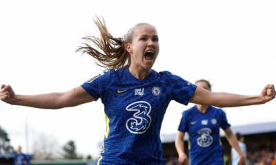 Emma Hayes - Jess Carter - Chelsea close gap at top of WSL after Guro Reiten sees off Manchester City - theguardian.com - Manchester