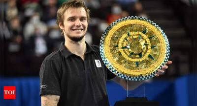 Andy Murray - Alexander Zverev - Bublik stuns Zverev to capture maiden ATP title - timesofindia.indiatimes.com - Germany - Australia - Singapore - county Newport