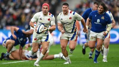 Fabien Galthie - Anthony Jelonch - Damian Penaud - Tommaso Menoncello - France rise to the top as Villiere hat-trick seals Six Nations bonus-point win over Italy - thenationalnews.com - France - Italy - Ireland -  Paris