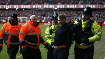 Leicester condemn fan for attacking Forest players