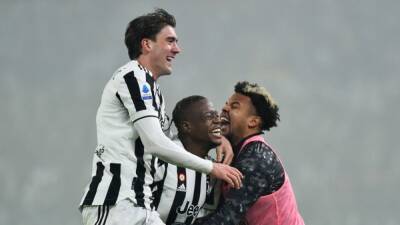 Denis Zakaria - Massimiliano Allegri - Vlahovic and Zakaria score on Juventus debuts in Verona win - channelnewsasia.com - Serbia -  Rome