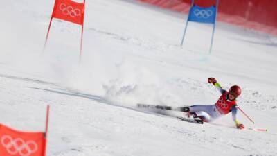 Winter Olympic - Mikaela Shiffrin - Defending Olympic champion Mikaela Shiffrin out of giant slalom in first run - espn.com - Usa - China - Beijing -  Sochi
