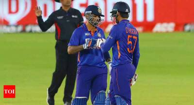 Kieron Pollard - Rohit Sharma - Fabian Allen - 1000th ODI: India coast to six-wicket victory against West Indies - timesofindia.indiatimes.com - India -  Ahmedabad