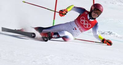 Mikaela Shiffrin - Shiffrin calls fall in Olympic giant slalom 'disappointment' - msn.com - Usa - Beijing -  Sochi