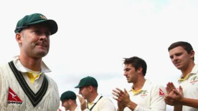 Pat Cummins - Justin Langer - Fox Sports - Michael Clarke - Mitchell Johnson "Smoked Him": Michael Clarke Wants Pat Cummins To "Stand Tall" After Justin Langer's Resignation - sports.ndtv.com - Australia - county Johnson - county Mitchell