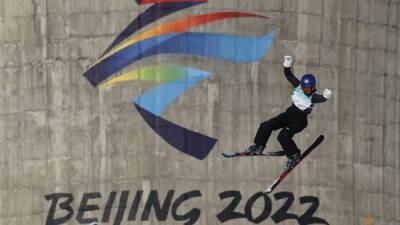 Eileen Gu - Tess Ledeux - Freestyle skiing: Gu advances to Big Air final, Oldham and Ledeux lead qualifier - channelnewsasia.com - France - Usa - Canada - China - Beijing