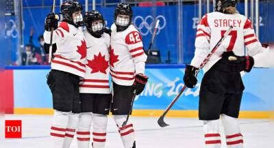 Natalie Spooner - Beijing Olympics hockey players wear Covid face masks during match - timesofindia.indiatimes.com - Russia - Canada - China - Beijing