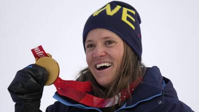 Mikaela Shiffrin - Federica Brignone - Sweden's Sara Hector wins Olympic giant slalom gold after Mikaela Shiffrin out - foxnews.com - Sweden - Italy - Beijing