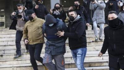 Greece to act on hooligans after death